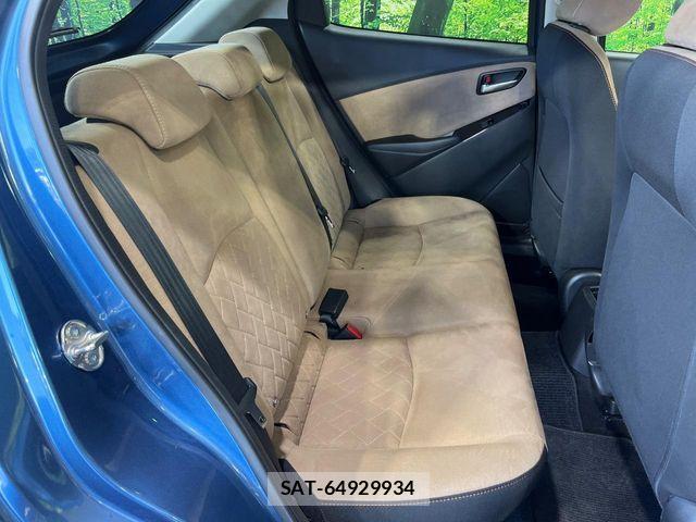 Mazda DEMIO 2017-07 6751388-8