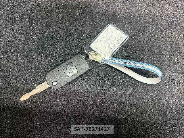 Mazda DEMIO 2013-11 6751392-17