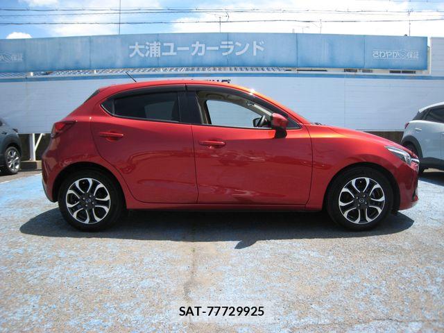 Mazda DEMIO 2014-11 6751390-11