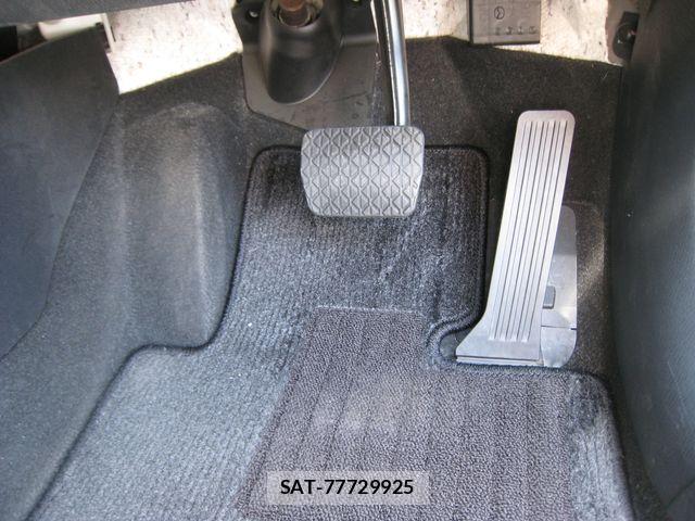 Mazda DEMIO 2014-11 6751390-21