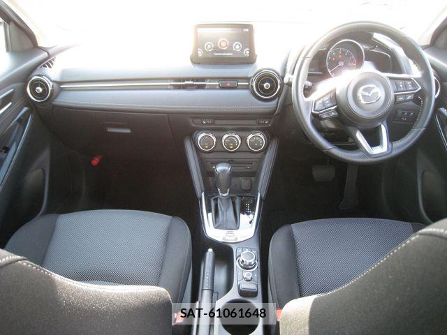 Mazda DEMIO 2017-05 6751378-1