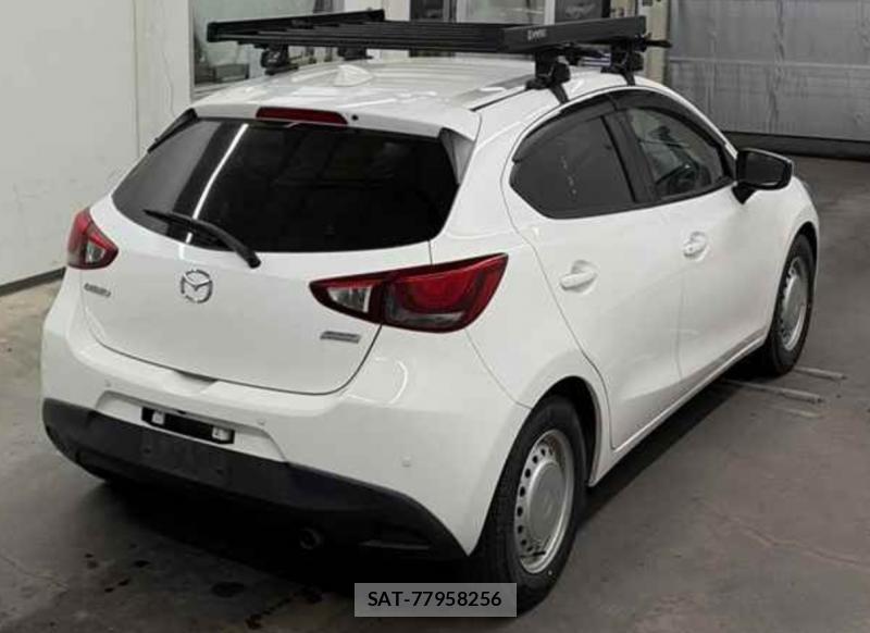 Mazda DEMIO 2019-10 6770215-1
