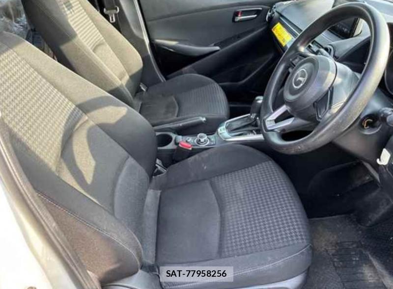 Mazda DEMIO 2019-10 6770215-5