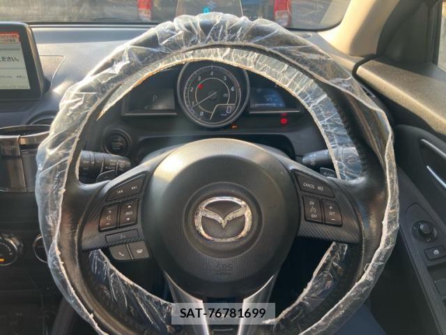 Mazda DEMIO 2015-03 6904432-16