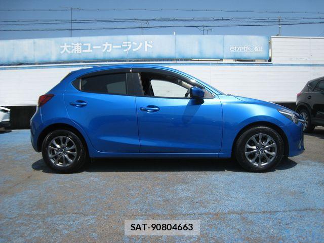 Mazda DEMIO 2017-09 6904394-13