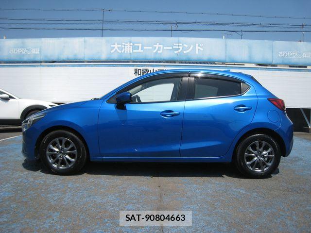 Mazda DEMIO 2017-09 6904394-16
