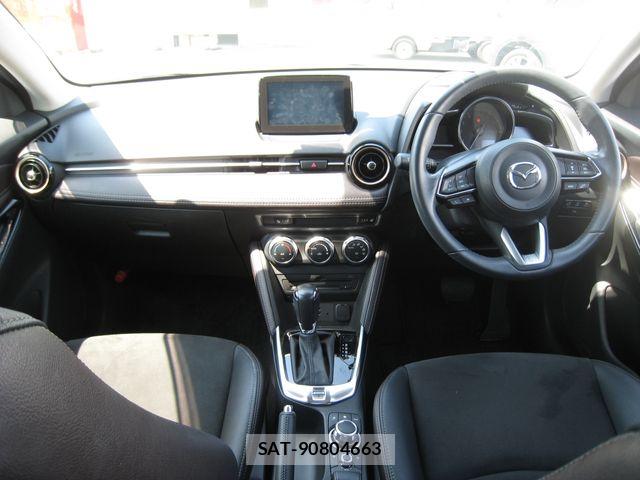 Mazda DEMIO 2017-09 6904394-17