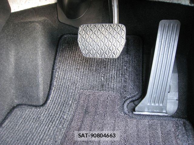 Mazda DEMIO 2017-09 6904394-18