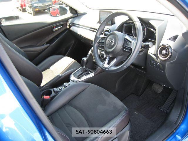 Mazda DEMIO 2017-09 6904394-1
