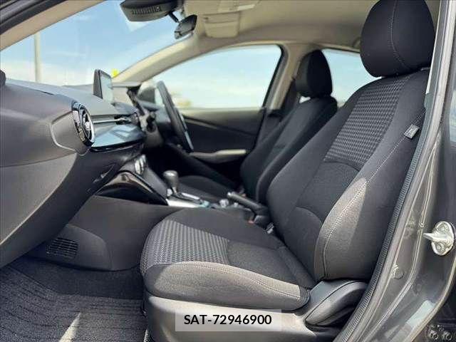 Mazda DEMIO 2017-07 6904399-16
