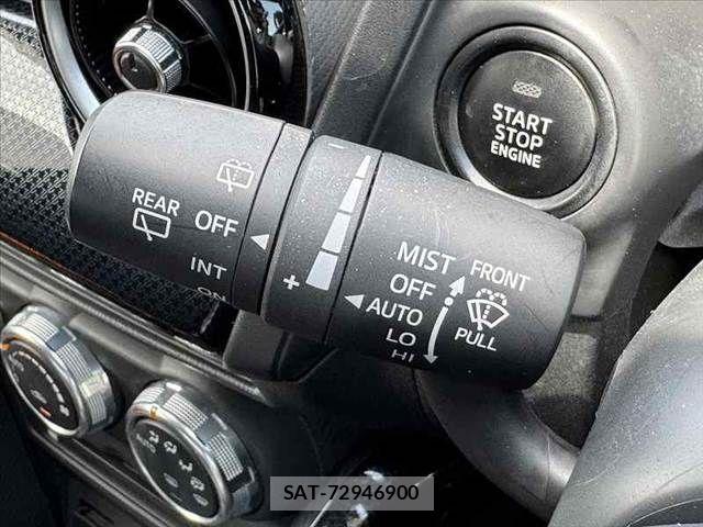 Mazda DEMIO 2017-07 6904399-23