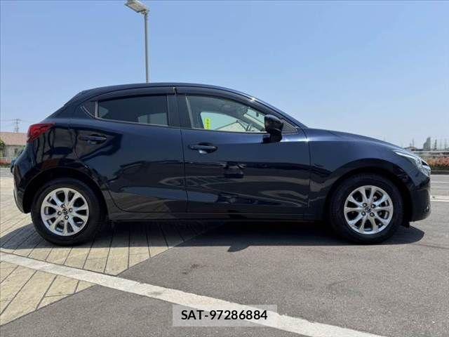 Mazda DEMIO 2014-10 6904406-11