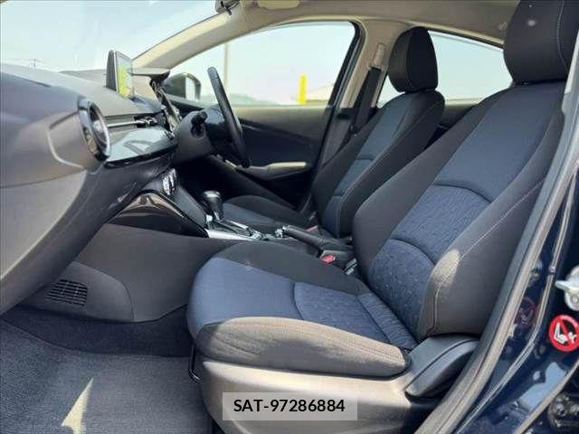 Mazda DEMIO 2014-10 6904406-16