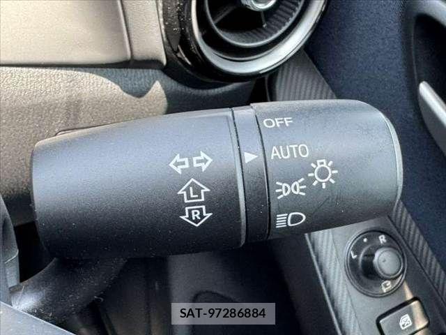 Mazda DEMIO 2014-10 6904406-20