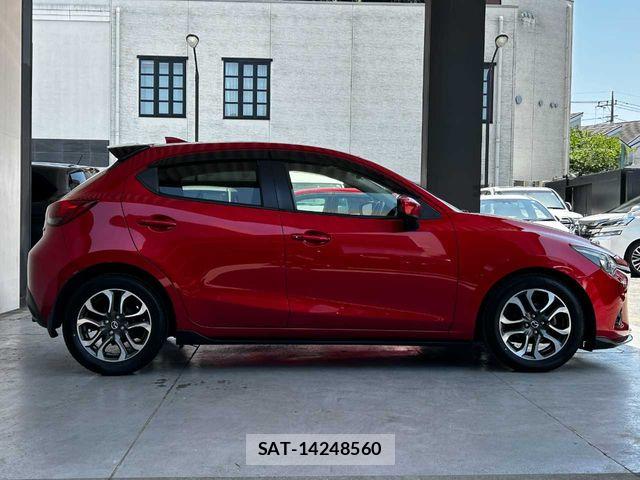 Mazda DEMIO 2015-01 6904410-25
