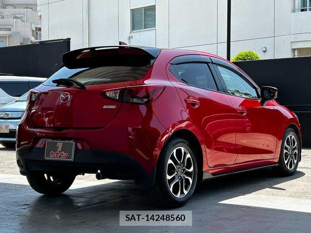 Mazda DEMIO 2015-01 6904410-26