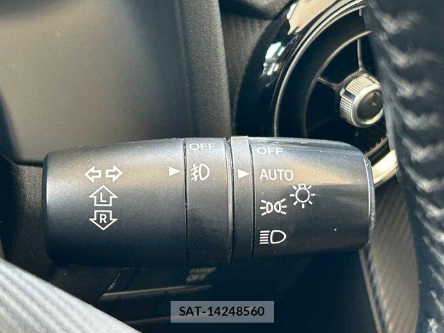 Mazda DEMIO 2015-01 6904410-6