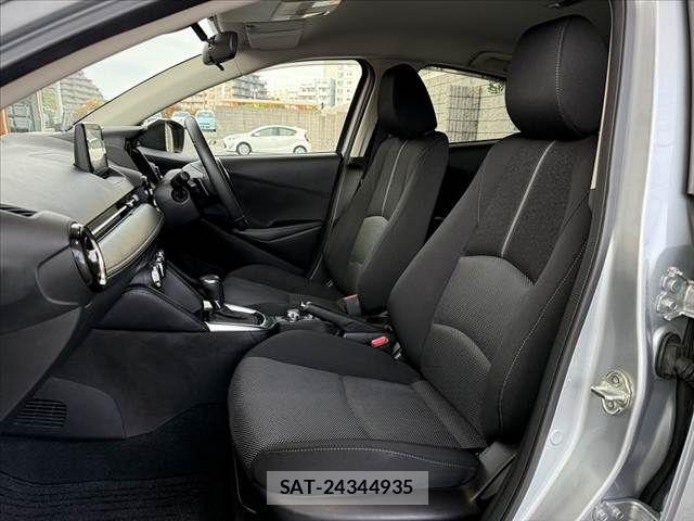 Mazda DEMIO 2018-02 6904398-16