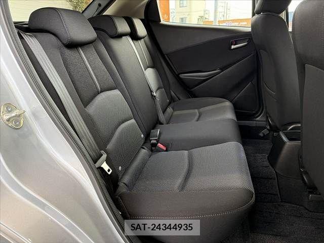 Mazda DEMIO 2018-02 6904398-17
