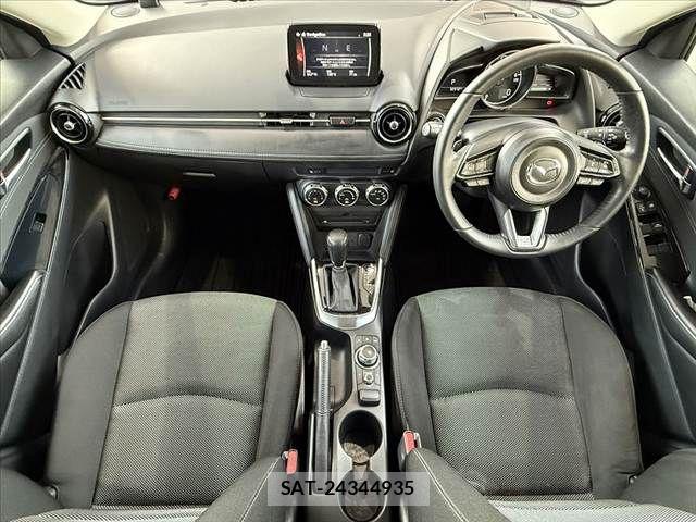 Mazda DEMIO 2018-02 6904398-1