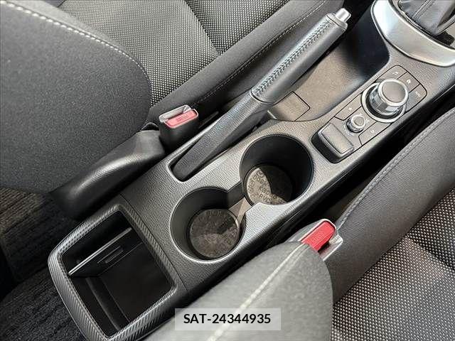Mazda DEMIO 2018-02 6904398-24