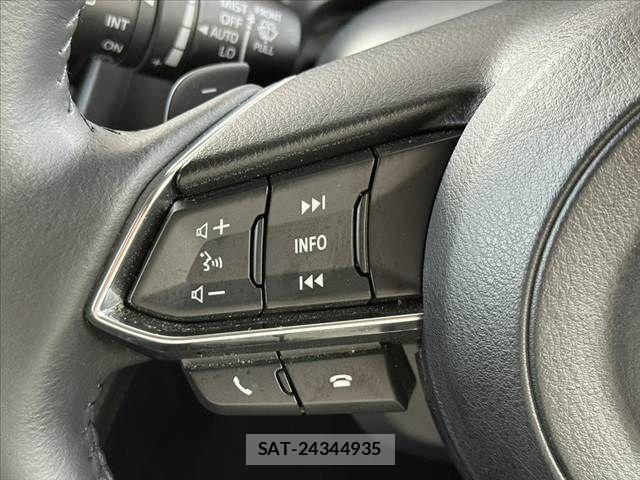 Mazda DEMIO 2018-02 6904398-27