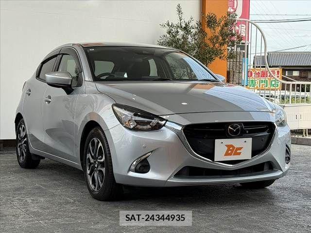 Mazda DEMIO 2018-02 6904398-7