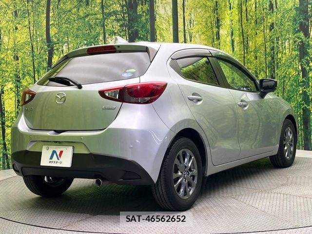Mazda DEMIO 2017-06 6904404-16