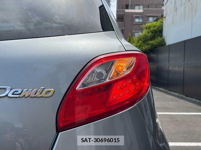 Mazda DEMIO 2013-10 6993211-27