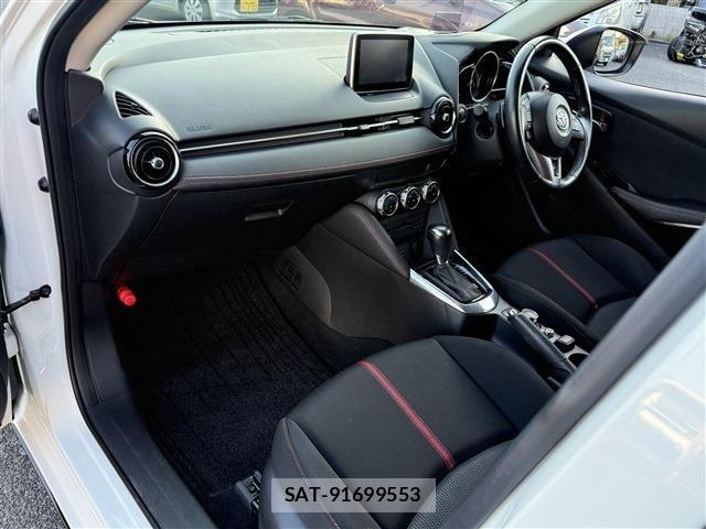 Mazda DEMIO 2015-01 6993214-23