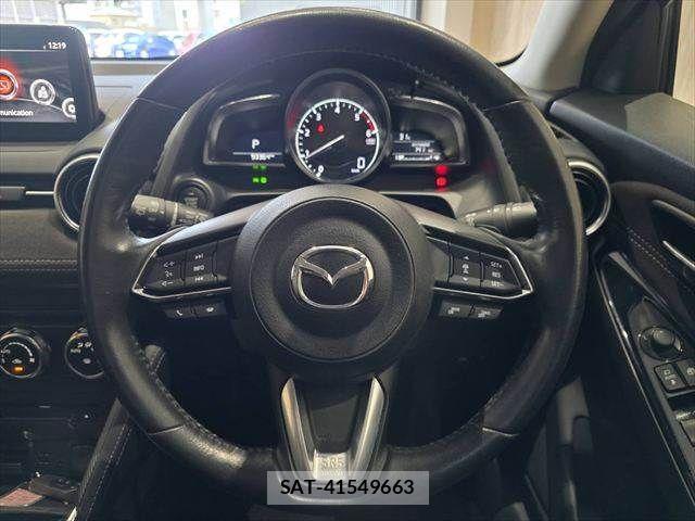 Mazda DEMIO 2018-08 7058332-11