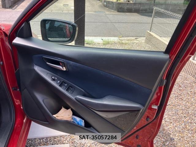 Mazda DEMIO 2014-12 7217686-9