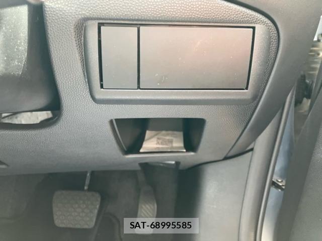 Mazda DEMIO 2013-07 7217665-11