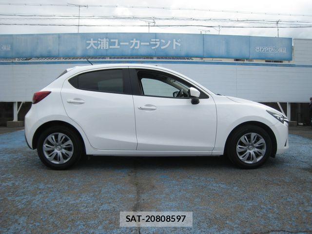 Mazda DEMIO 2015-11 7217714-11