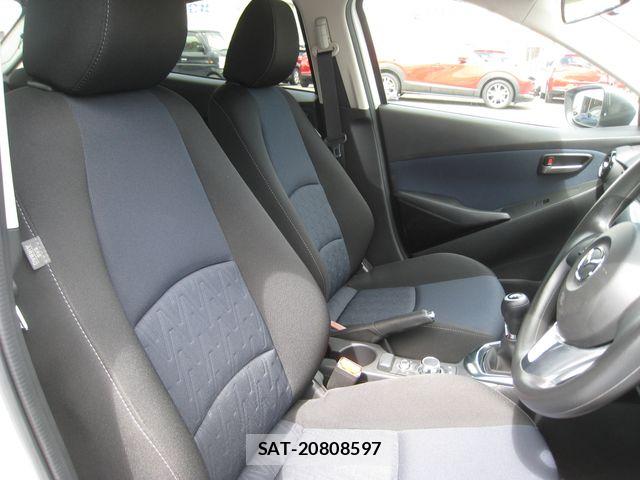 Mazda DEMIO 2015-11 7217714-16