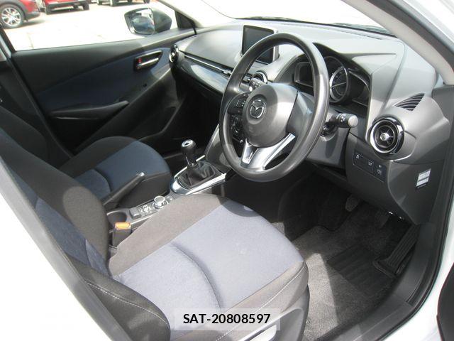 Mazda DEMIO 2015-11 7217714-1