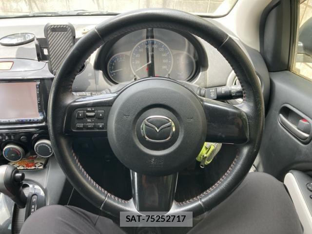 Mazda DEMIO 2013-08 7217667-12