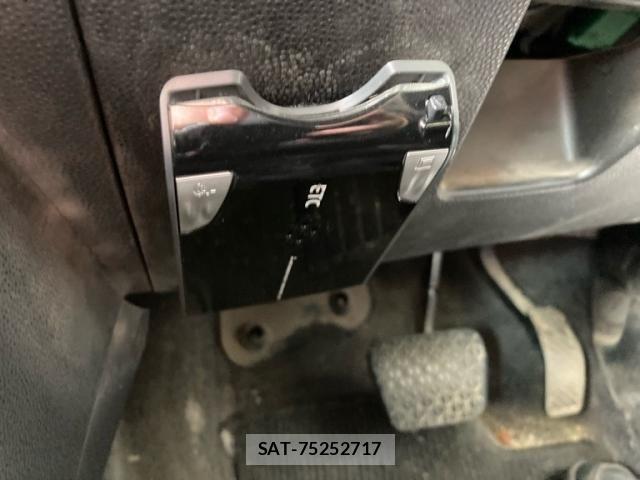 Mazda DEMIO 2013-08 7217667-15