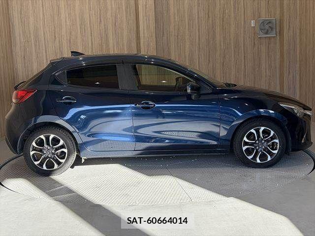 Mazda DEMIO 2017-03 7217723-18