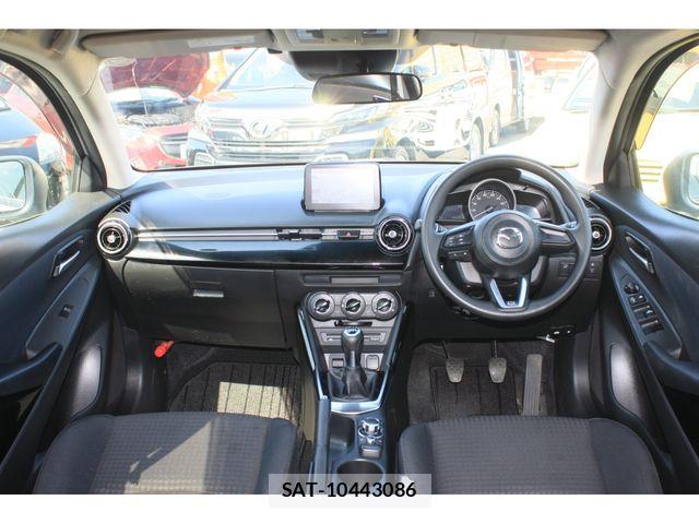 Mazda DEMIO 2017-06 7217722-1