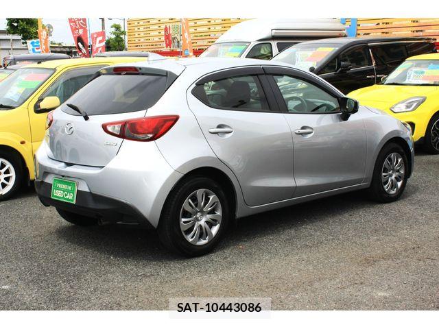 Mazda DEMIO 2017-06 7217722-2