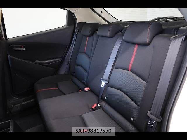 Mazda DEMIO 2015-07 7217703-16