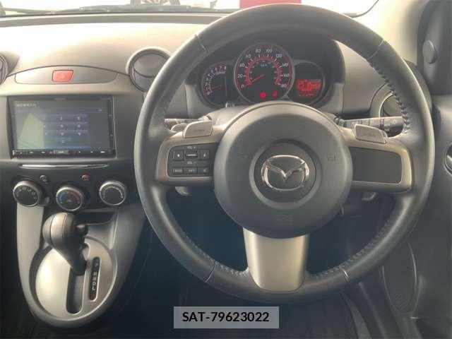 Mazda DEMIO 2013-12 7217666-15