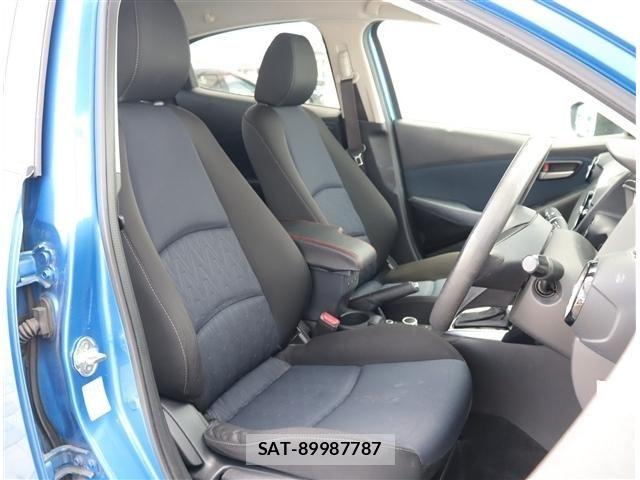 Mazda DEMIO 2014-12 7217687-13