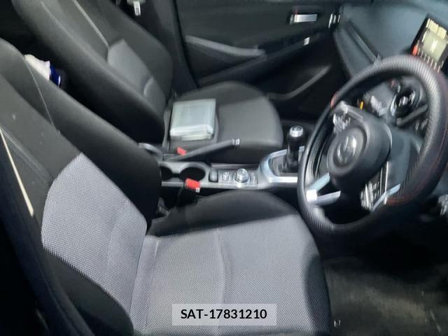 Mazda DEMIO 2017-07 7217724-10