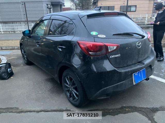 Mazda DEMIO 2017-07 7217724-3