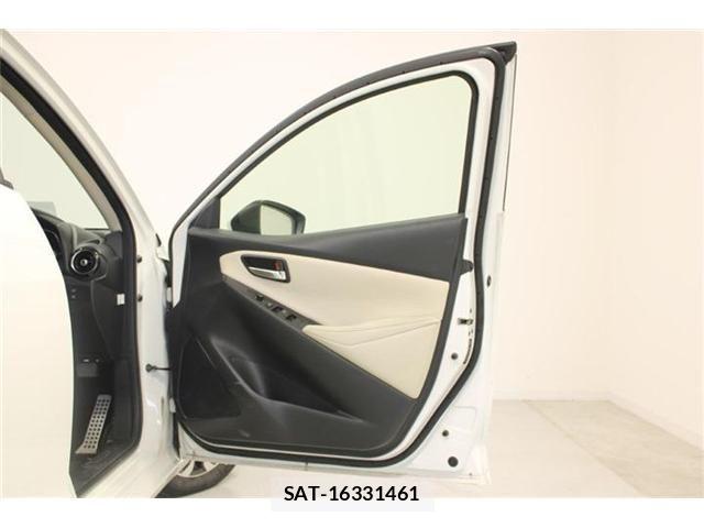 Mazda DEMIO 2014-11 7217676-28