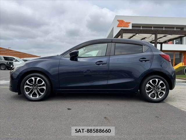 Mazda DEMIO 2014-10 7217673-10