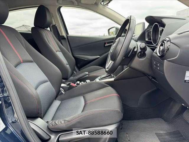 Mazda DEMIO 2014-10 7217673-15