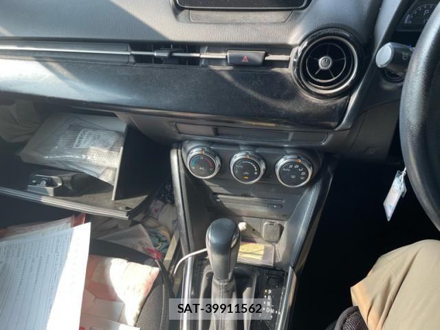 Mazda DEMIO 2015-03 7217693-12